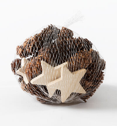 Kongler og stjerner i pose natur Kongler og stjerner i pose natur